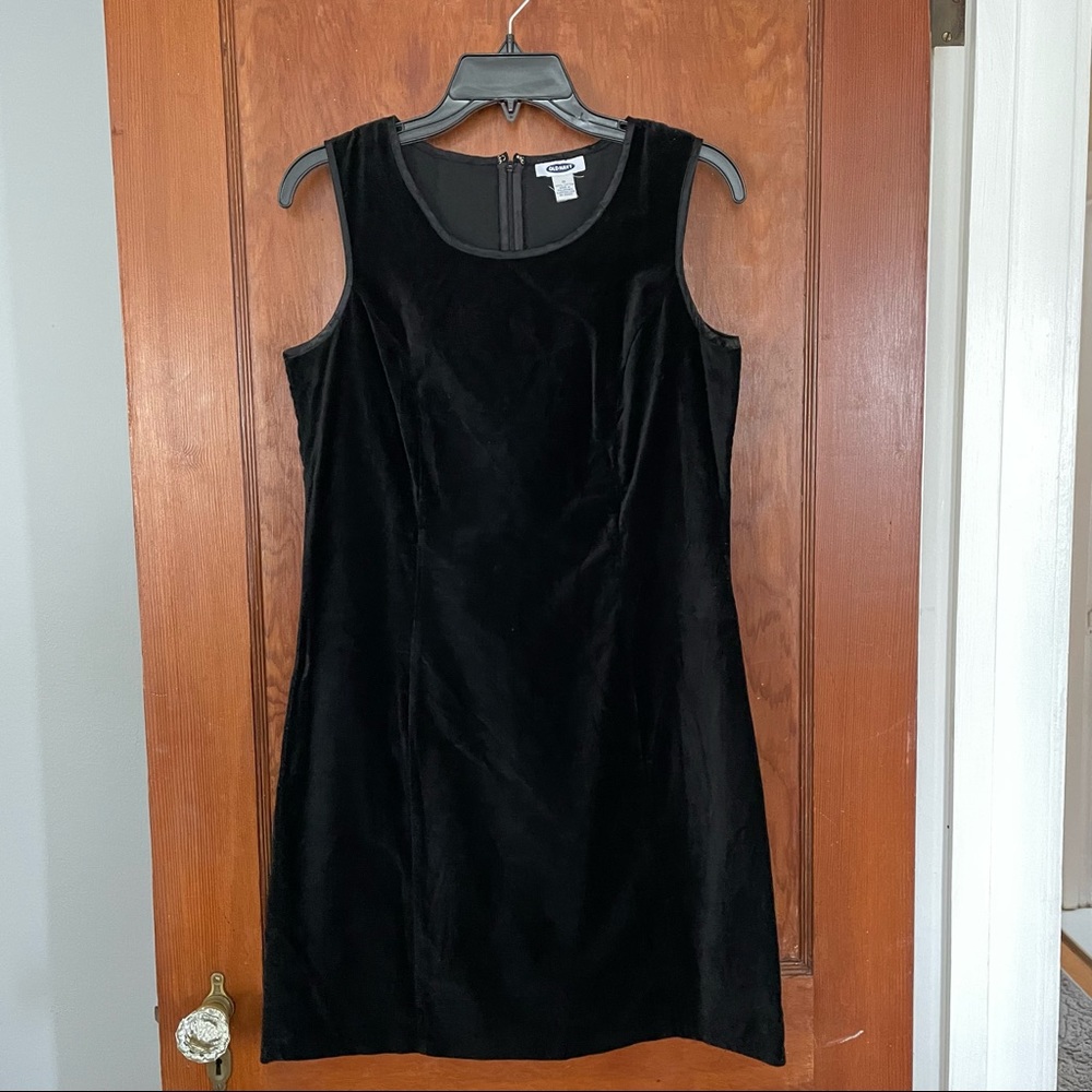 Old Navy black velvet sheath dress